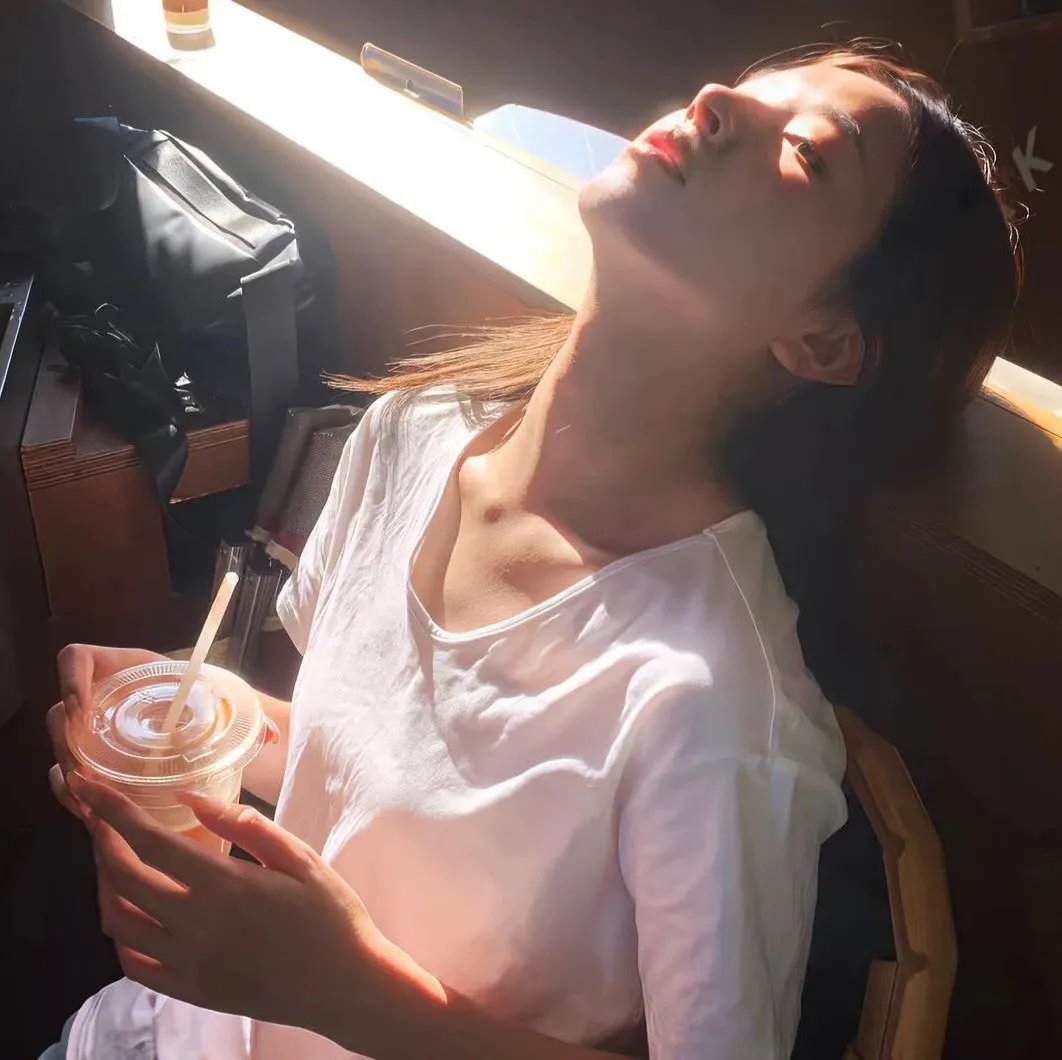 双生疑云海报